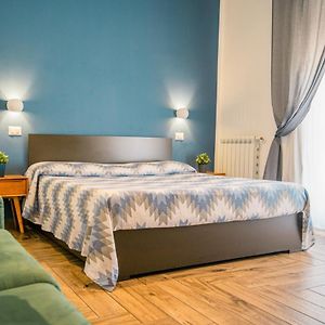 Camera con letto king size